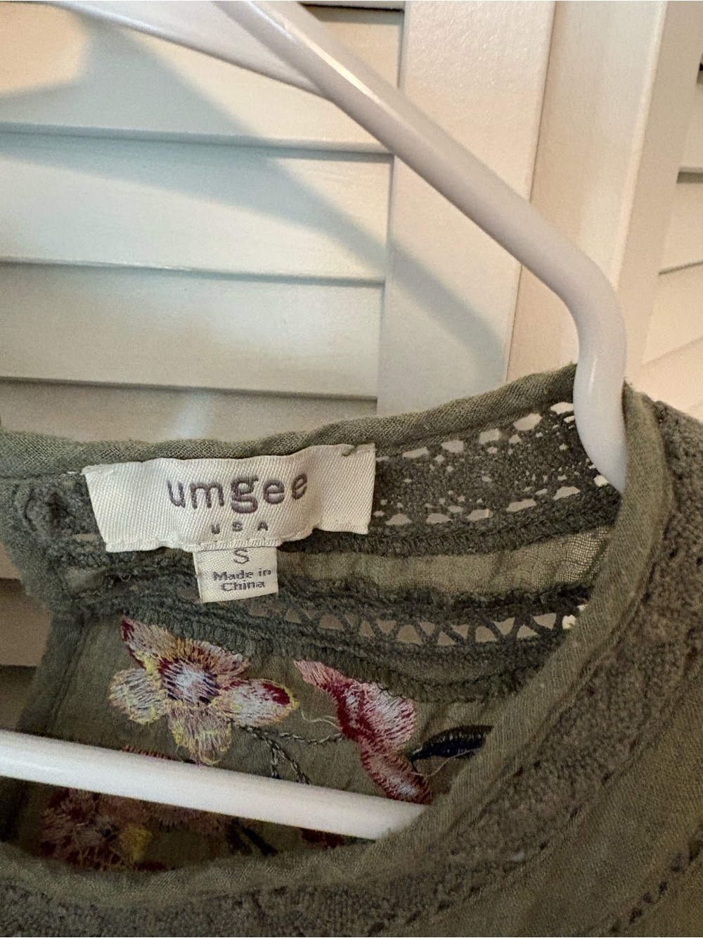 Umgee Olive Green Embroidered
Floral Boho Tunic Top S
